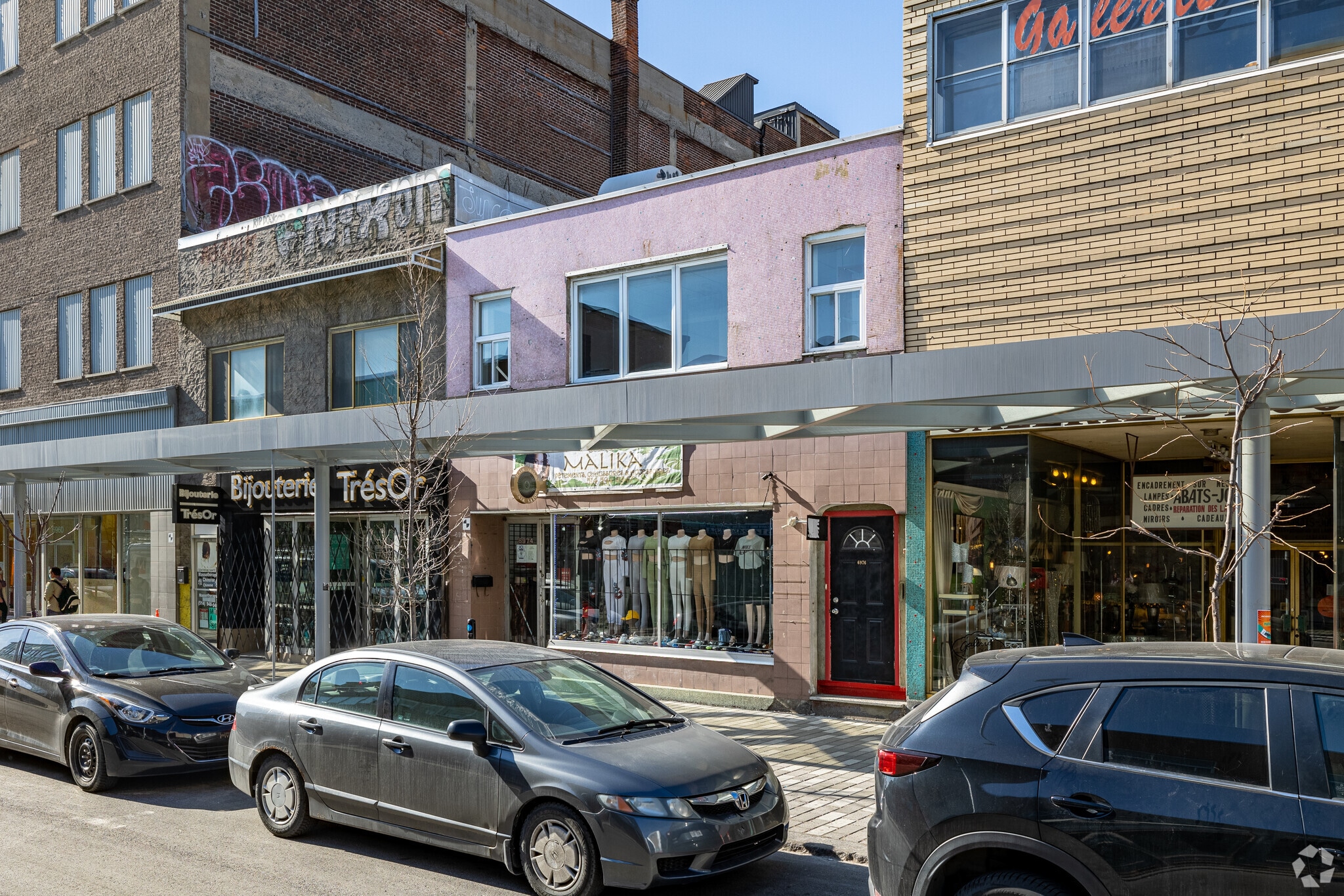 6974 Rue Saint-Hubert, Montréal, QC for sale Primary Photo- Image 1 of 1