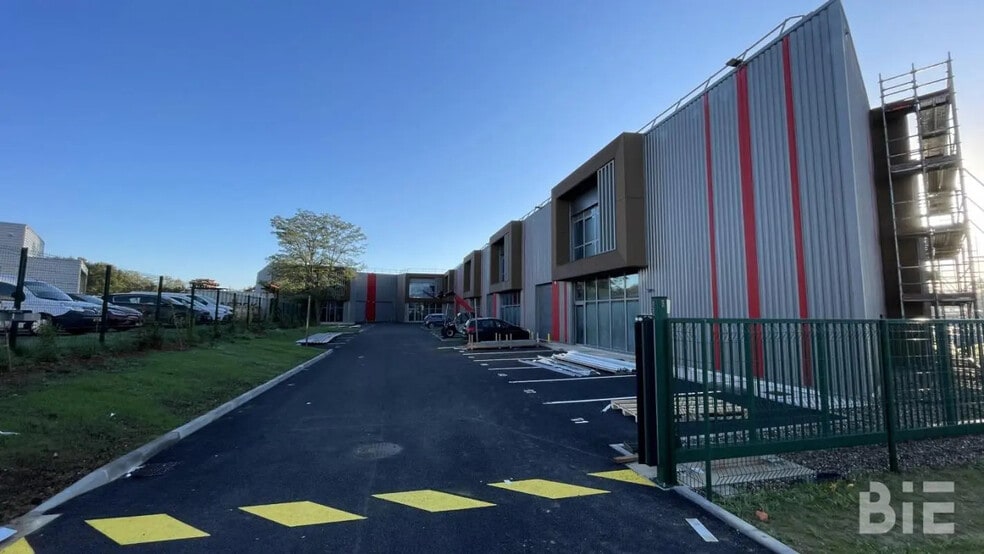 Flex in Tresses for lease - Building Photo - Image 2 of 8