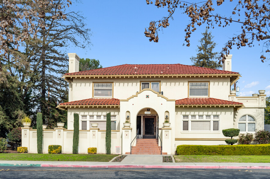 1300 W Main St, Visalia, CA for lease - Building Photo - Image 2 of 6