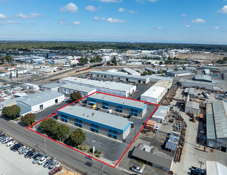 1220-1224 Reno Ave, Modesto, CA for lease - Building Photo - Image 3 of 10