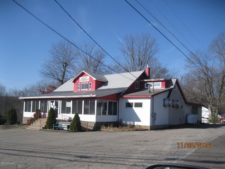 1381 Purdytown Tpke, Hawley, PA for sale - Primary Photo - Image 1 of 1