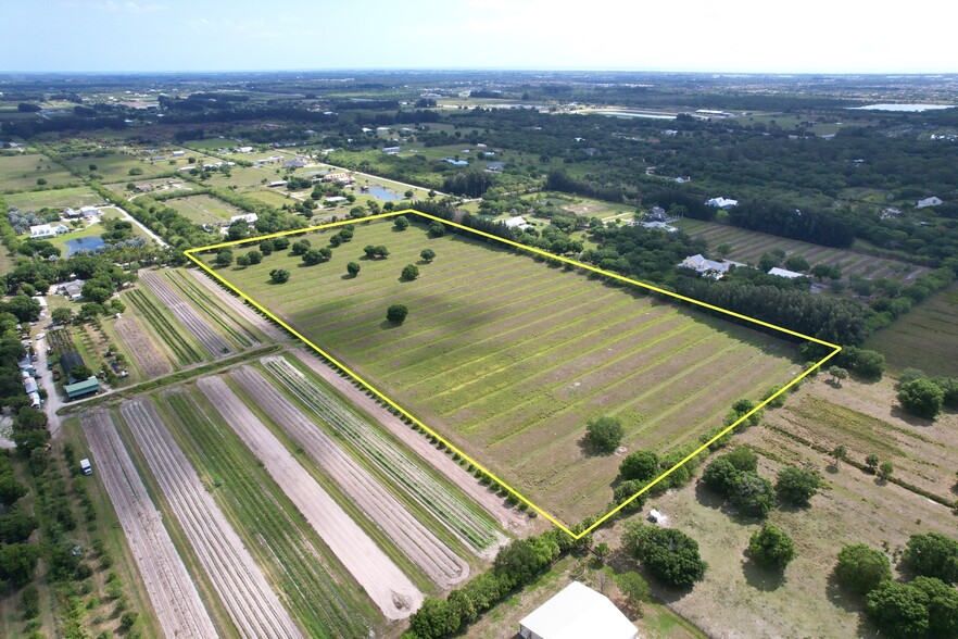 7175 49th st, Vero Beach, FL for sale - Primary Photo - Image 1 of 33