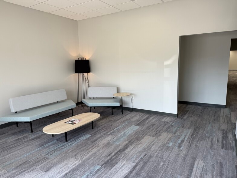 1003 Laurens Rd, Greenville, SC for lease - Interior Photo - Image 2 of 10