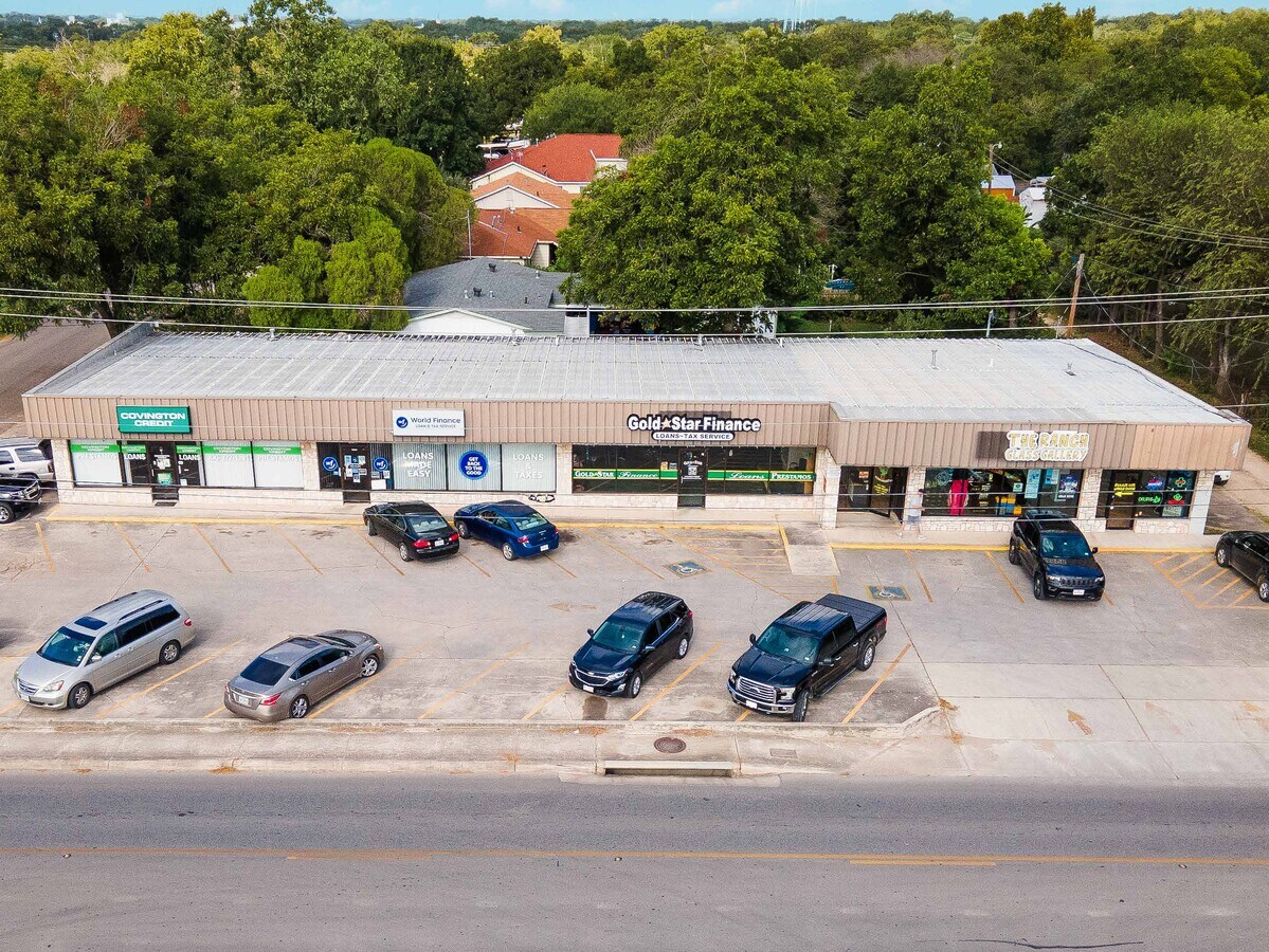 400414 N King St, Seguin, TX 78155 100 NNN Leased 3of4 Corp