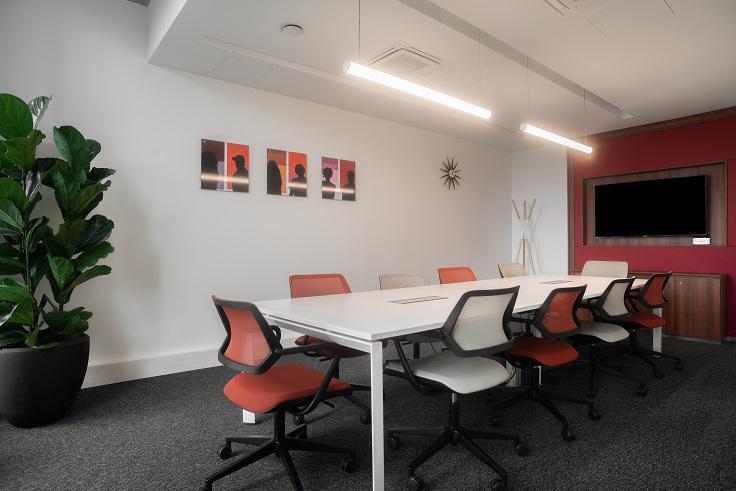 Coworking Space in Cesson-Sévigné for lease Interior Photo- Image 1 of 7