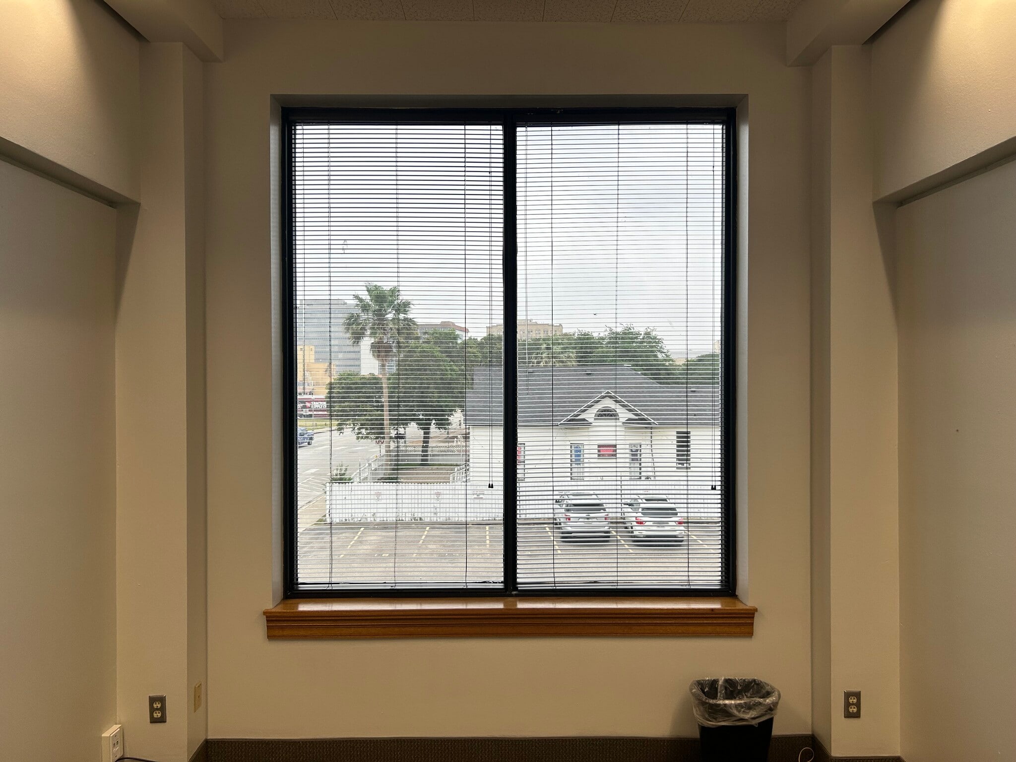 921 N Chaparral St, Corpus Christi, TX for lease Interior Photo- Image 1 of 1