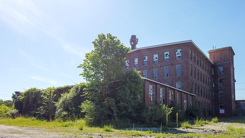 437 Whittenton St, Taunton, MA for sale - Building Photo - Image 1 of 1