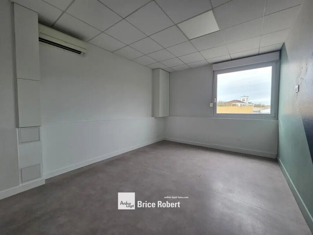 Location Bureaux 138 m² - Photo 1