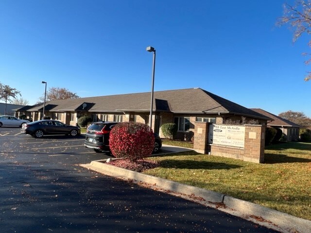 755 McArdle Dr, Crystal Lake, IL for sale - Building Photo - Image 1 of 1