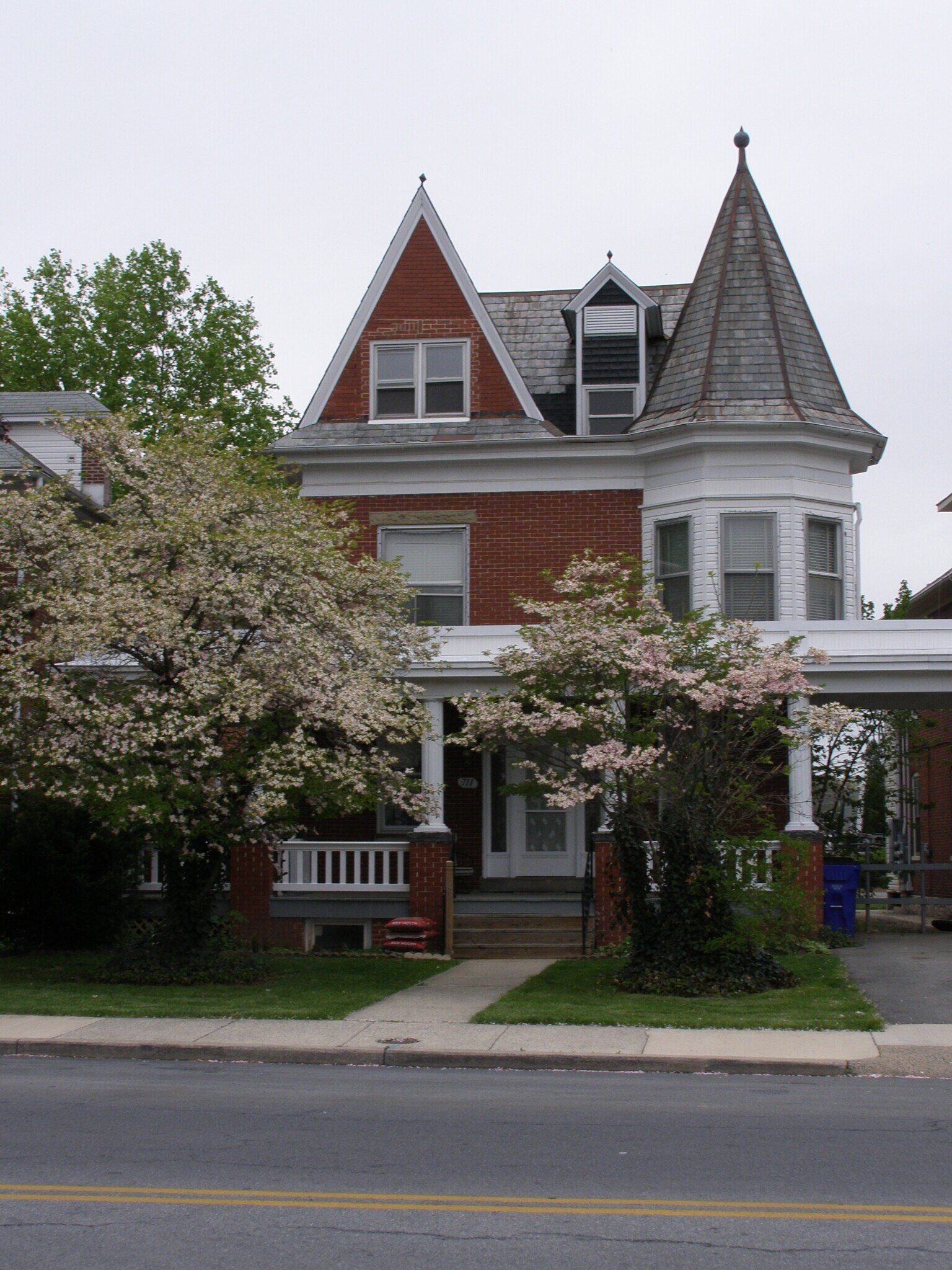 711 Oak Hill Ave, Hagerstown, MD for sale Building Photo- Image 1 of 16
