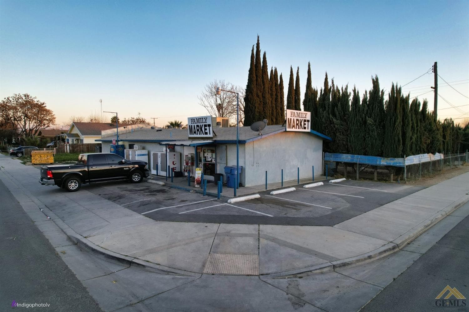 20819 Francis, Richgrove, CA 93261 Retail for Sale