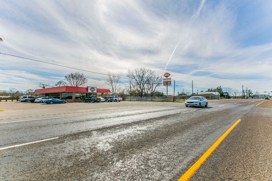 200 State Highway 31, Trinidad, TX for sale - Building Photo - Image 3 of 22