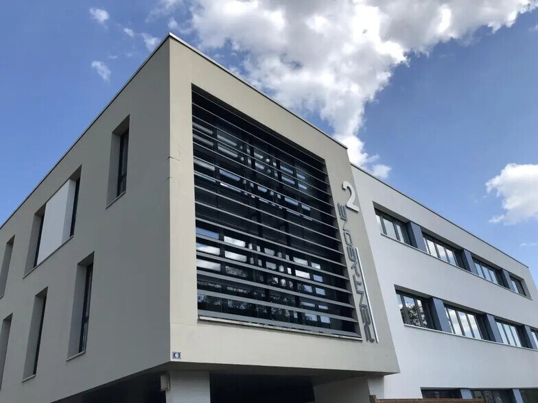 Office in Saint-Grégoire for lease - Building Photo - Image 1 of 15