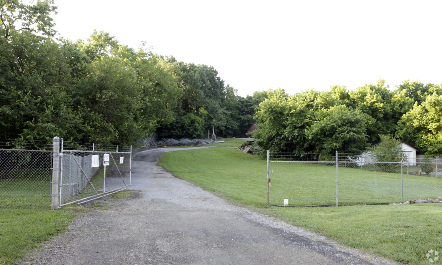 2136 Mitchell St, Knoxville, TN 37917