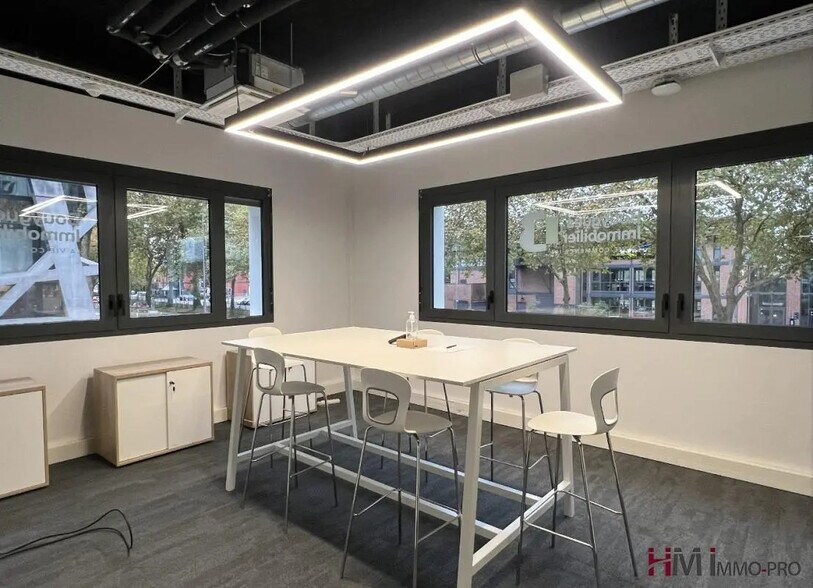 Office in Rouen for lease - Interior Photo - Image 3 of 10