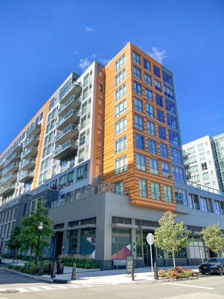900 Avenue At Port Imperial, Weehawken, NJ for lease - Building Photo - Image 2 of 7