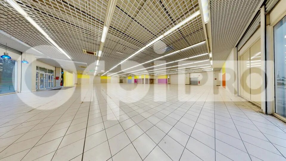 Retail in Soissons for lease - Building Photo - Image 3 of 5