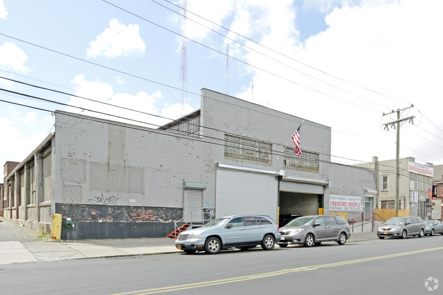 51-18 Grand Ave, Maspeth, NY for lease - Building Photo - Image 1 of 10