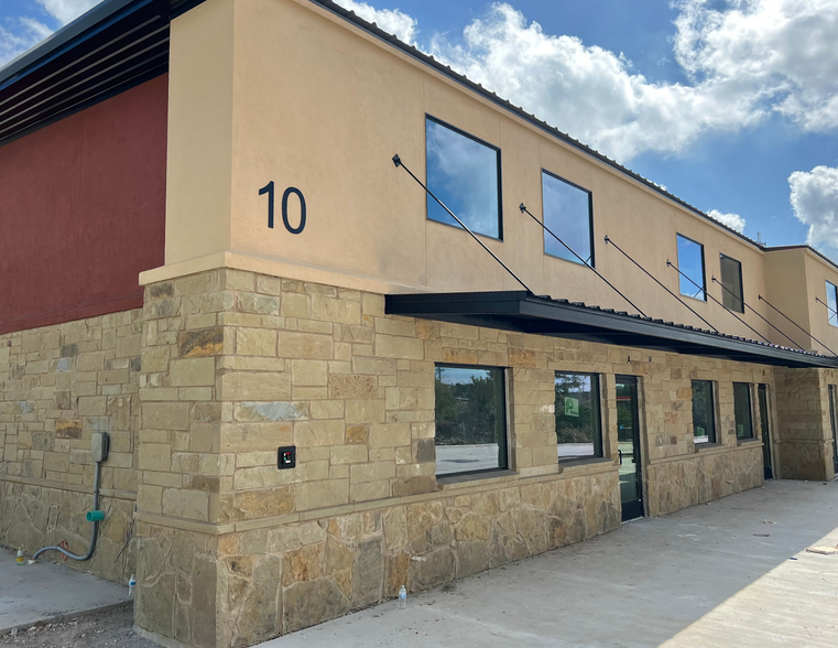 720 S Bell Blvd, Cedar Park, TX for lease - Building Photo - Image 1 of 7