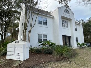 2225 Ashley Crossing Dr, Charleston, SC for lease Interior Photo- Image 2 of 17