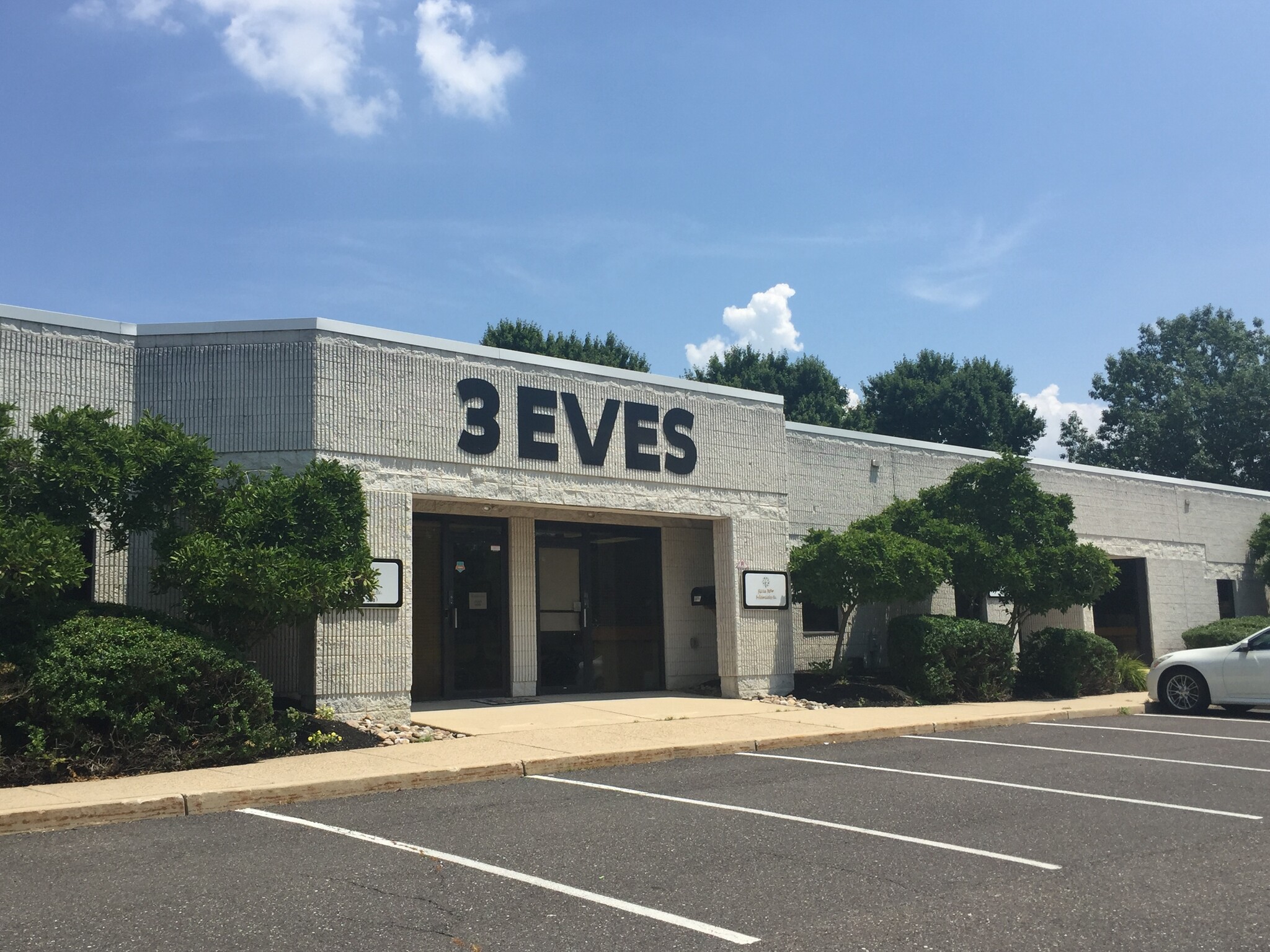 1 Eves Dr, Marlton, NJ for lease Building Photo- Image 1 of 1