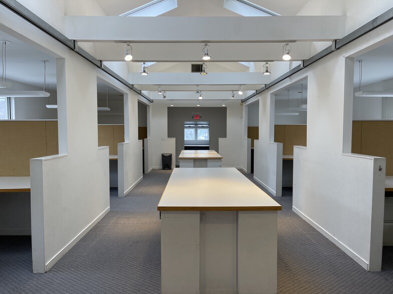 864 Mapleton Rd, Princeton, NJ for sale - Interior Photo - Image 3 of 36