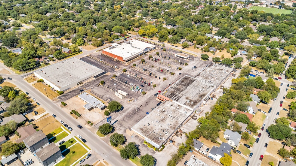 3511-3563 S Hills Ave, Fort Worth, TX for lease - Building Photo - Image 3 of 10