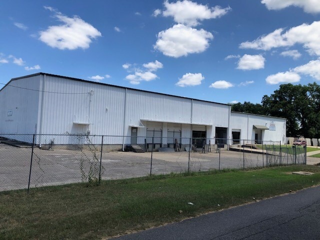 6705 Wallace Ave, Shreveport, LA for lease - Building Photo - Image 2 of 12