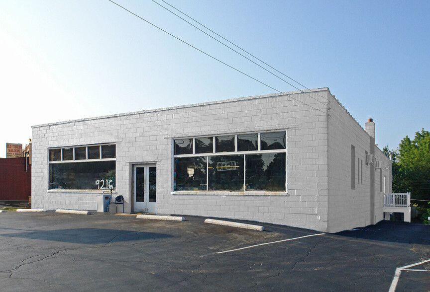 9216 St Charles Rock Rd, Saint Louis, MO for lease - Building Photo - Image 1 of 4