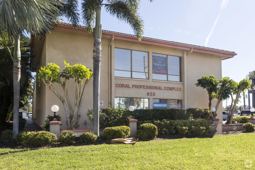 923 Del Prado Blvd S, Cape Coral, FL for sale - Building Photo - Image 1 of 11