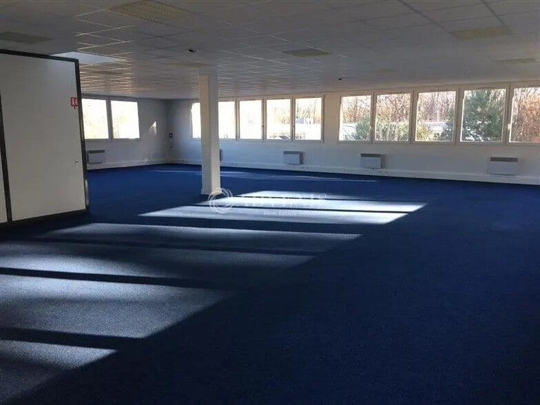 Office in Vendôme for lease - Interior Photo - Image 3 of 8