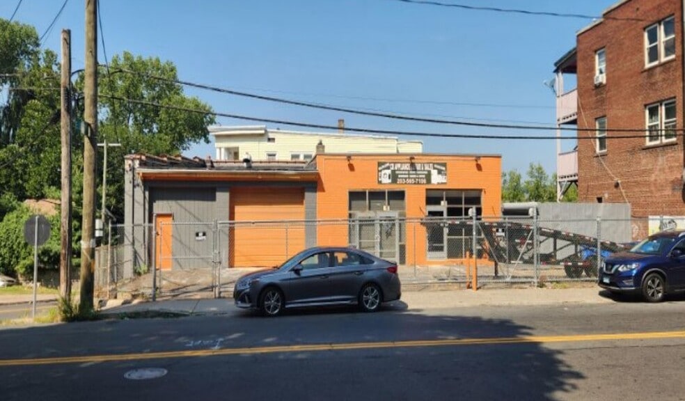 356 Baldwin St, Waterbury, CT for sale - Building Photo - Image 2 of 7