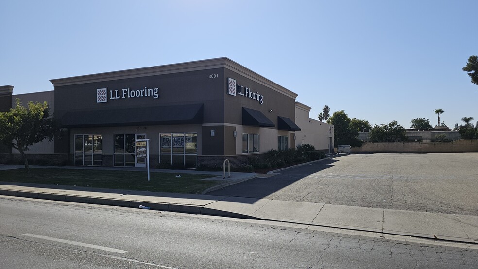 3601 Ming Ave, Bakersfield, CA for lease - Building Photo - Image 1 of 16