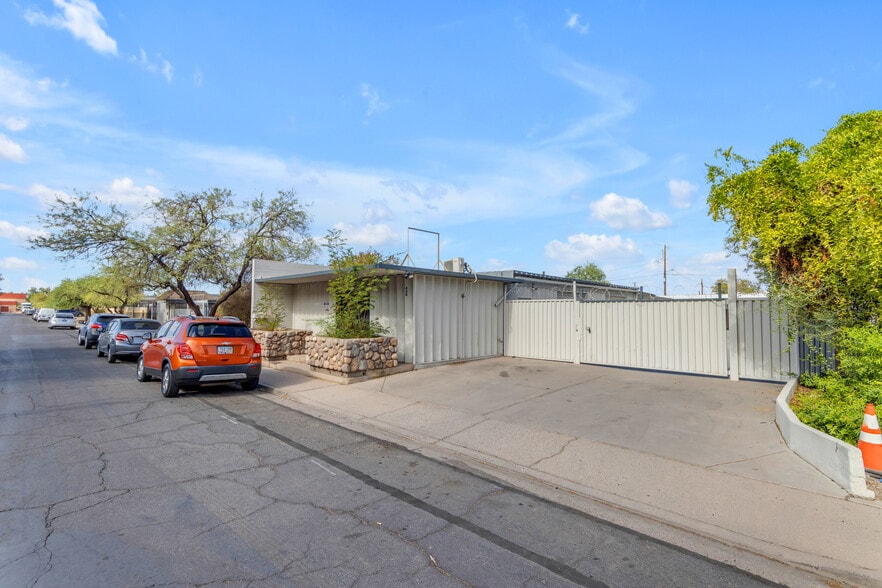 448 S Robson St, Mesa, AZ for lease - Building Photo - Image 2 of 29