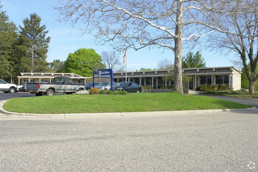 4461 Cascade Rd SE, Grand Rapids, MI for sale - Primary Photo - Image 1 of 1
