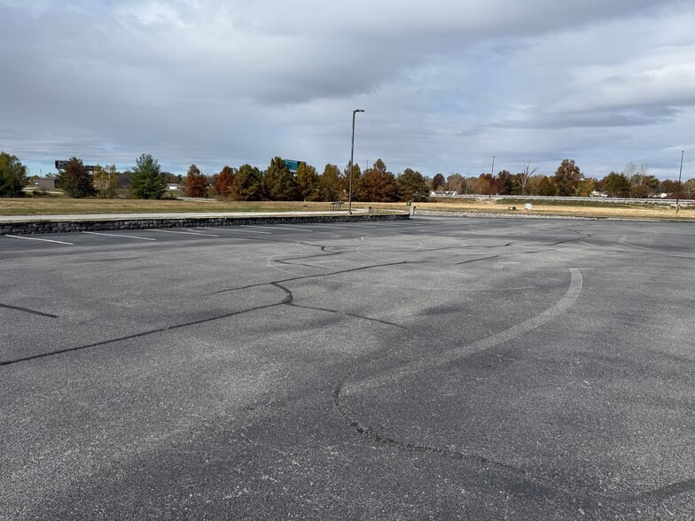 1615 Landing Dr, Carterville, IL for sale - Building Photo - Image 3 of 3