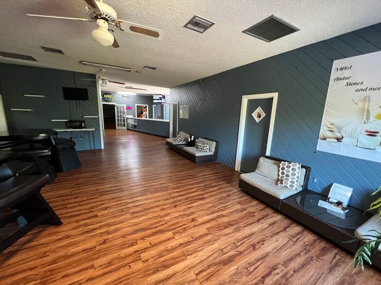 8836 US Highway 19, Port Richey, FL for lease - Interior Photo - Image 2 of 6