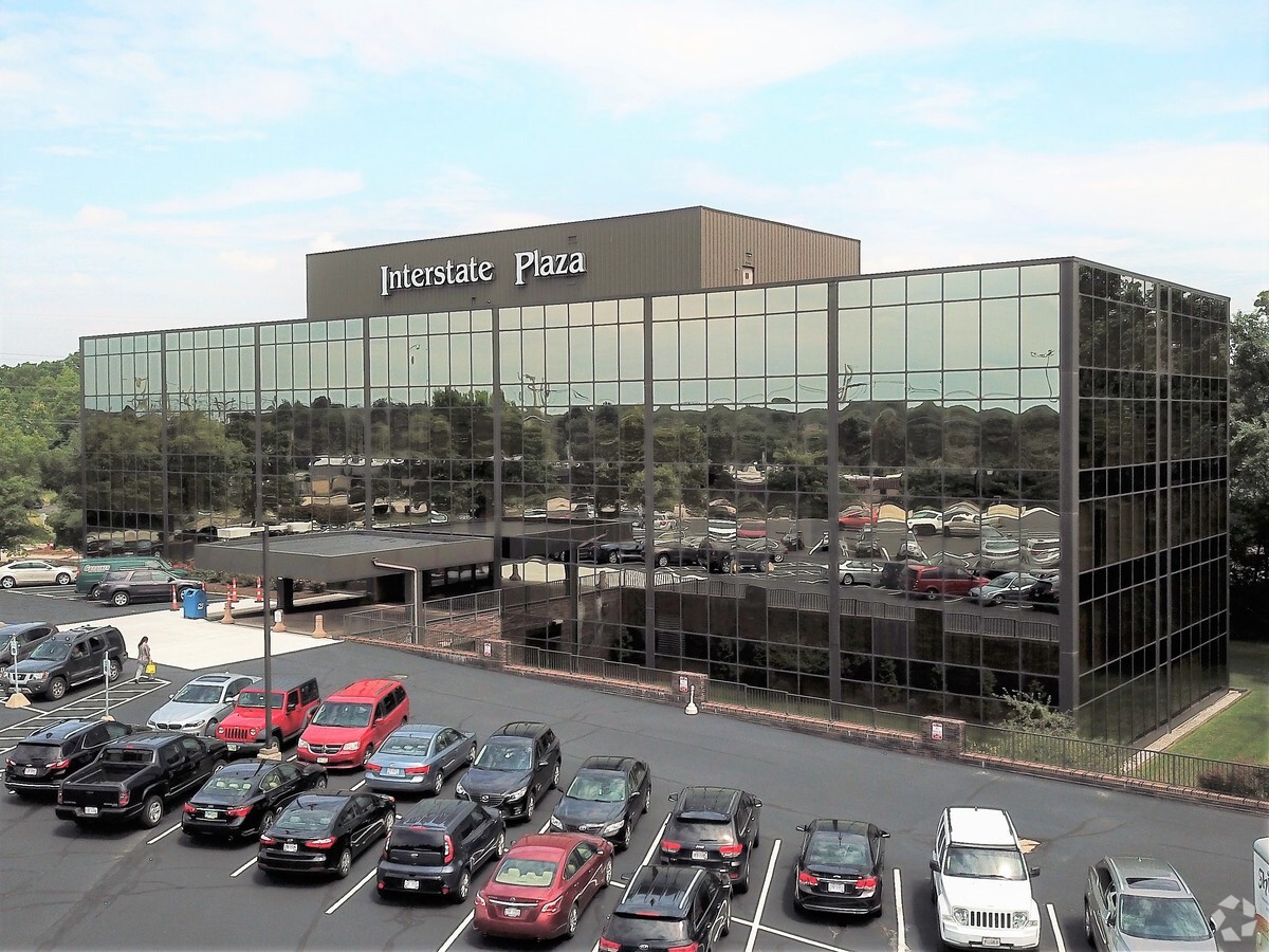 16600 Sprague Rd, Middleburg Heights, OH 44130