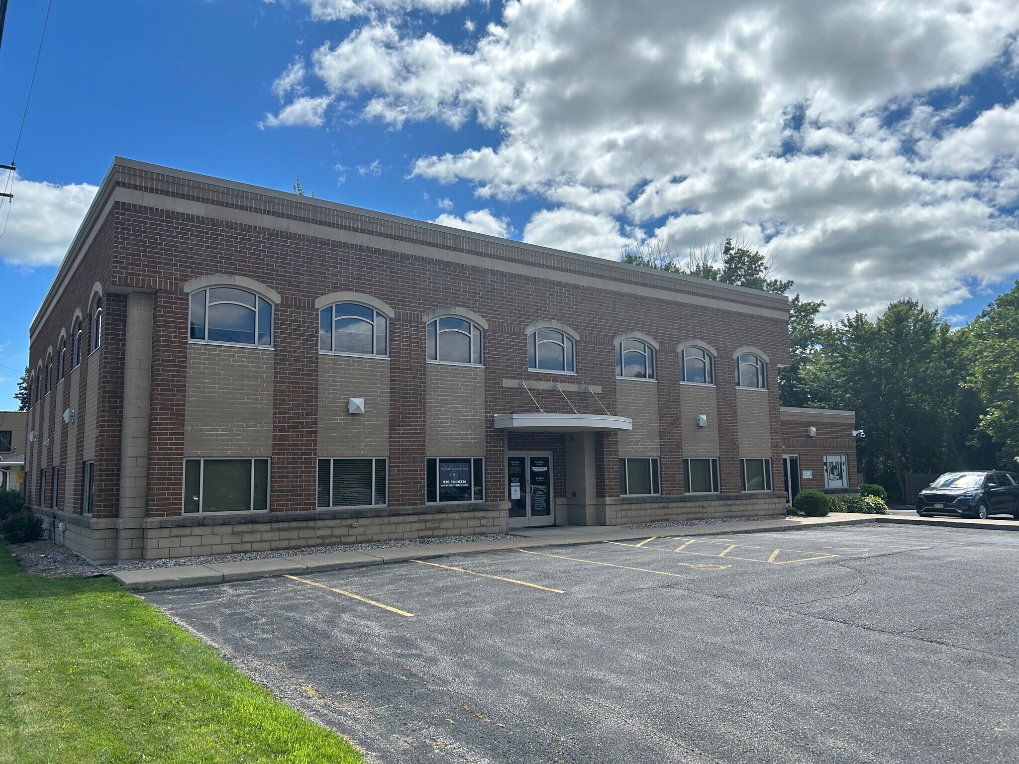 1703 S Oneida St, Appleton, WI for lease Building Photo- Image 1 of 6