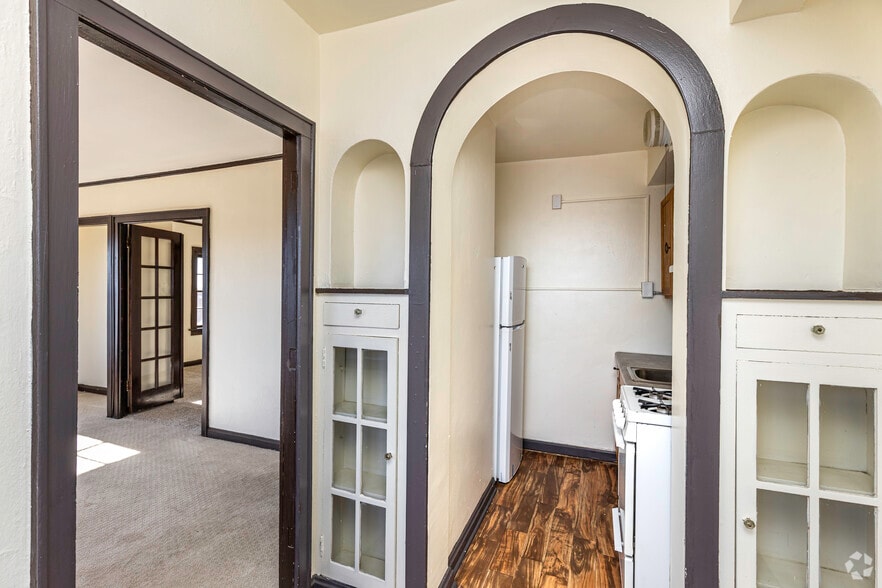 222 E Elm St, Wichita, KS for sale - Interior Photo - Image 3 of 44
