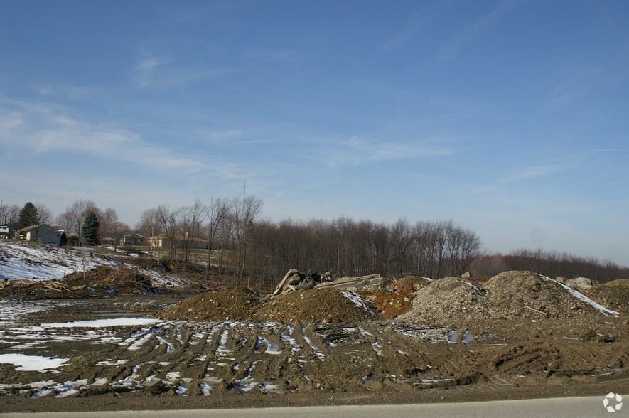 McGuffey Dr, East Liverpool, OH for sale - Primary Photo - Image 3 of 6