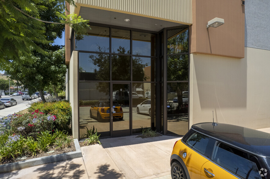 9027 Canoga Ave, Canoga Park, CA for lease - Building Photo - Image 3 of 14