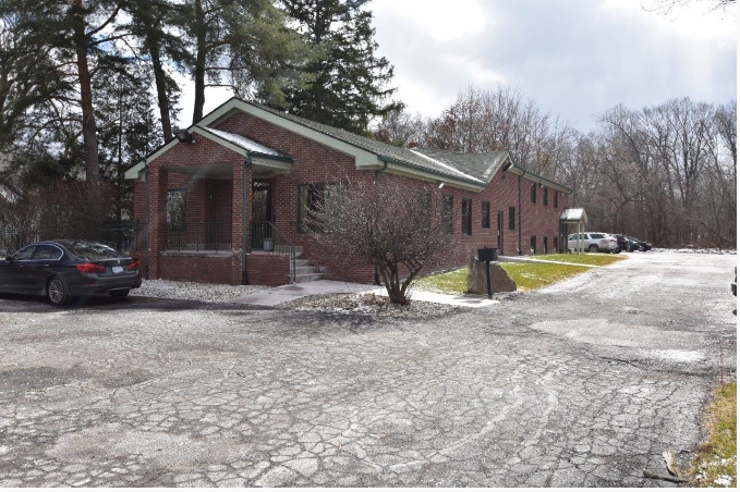 1374 E West Maple Dr, Walled Lake, MI for sale - Building Photo - Image 1 of 4