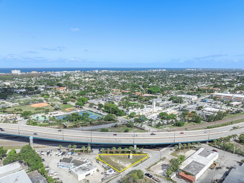 282 -284 NE 1st Avenue Ave, Deerfield Beach, FL for sale - Building Photo - Image 2 of 16