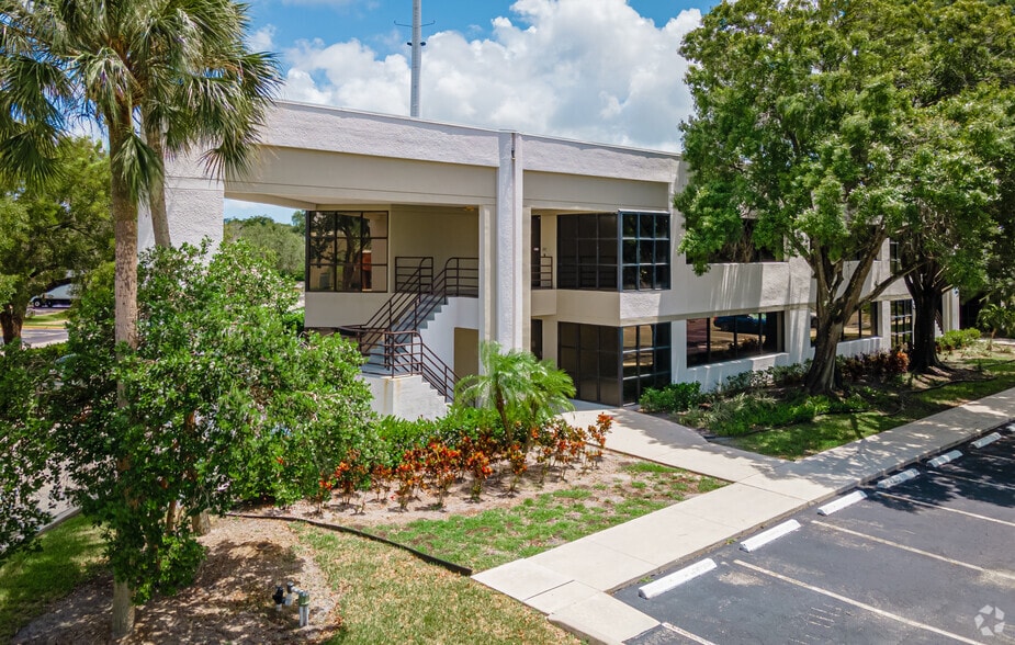 1800 NW 69th Ave, Plantation, FL for sale - Building Photo - Image 3 of 24