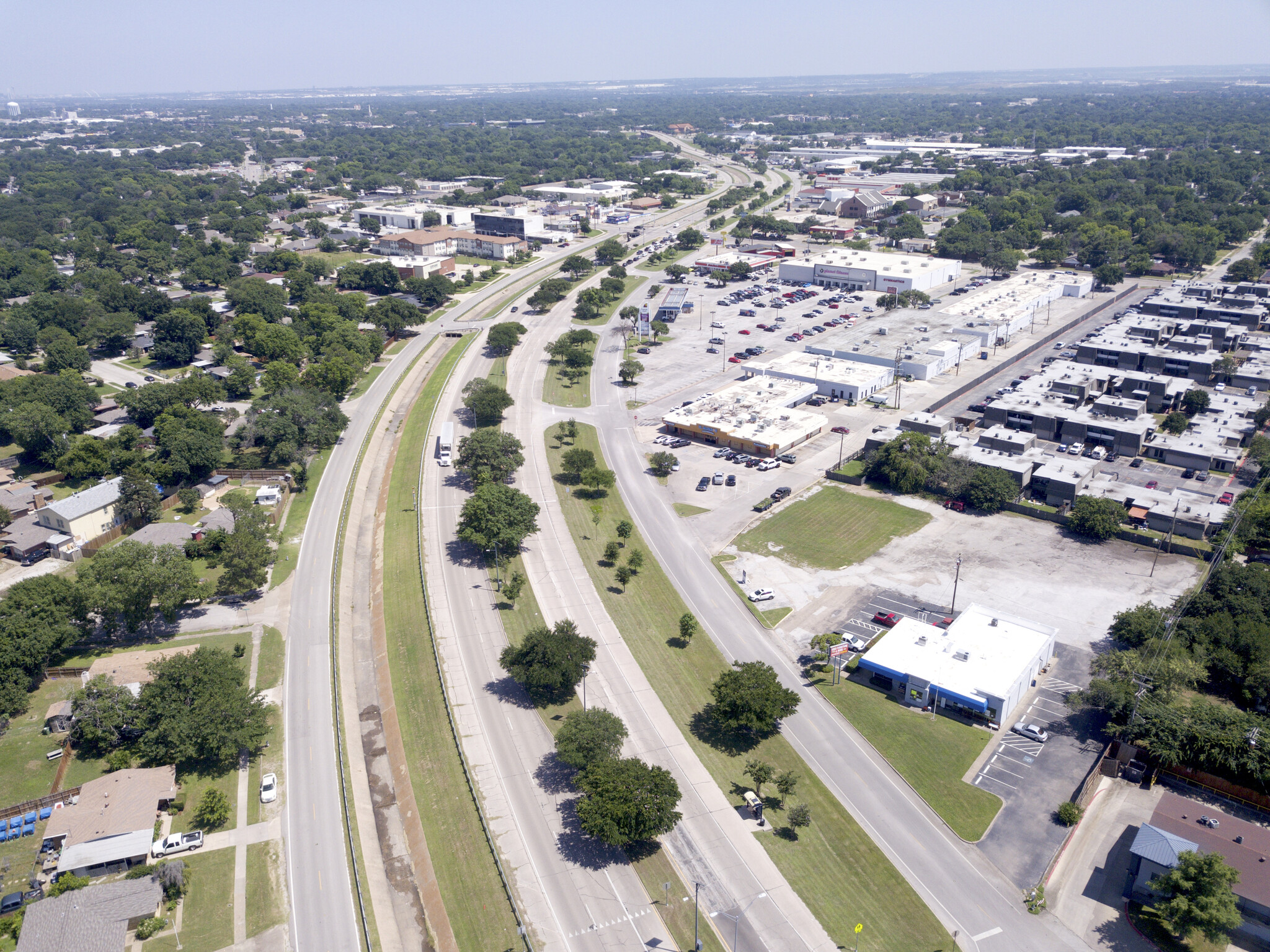 1928 W Irving Blvd, Irving, TX for sale Primary Photo- Image 1 of 1