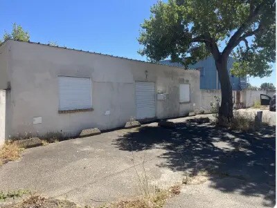 Flex in Istres for lease Building Photo- Image 1 of 2