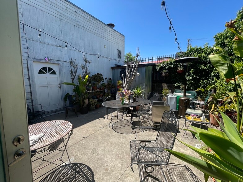 5526 Martin Luther King Jr Way, Oakland, CA for sale - Building Photo - Image 2 of 8