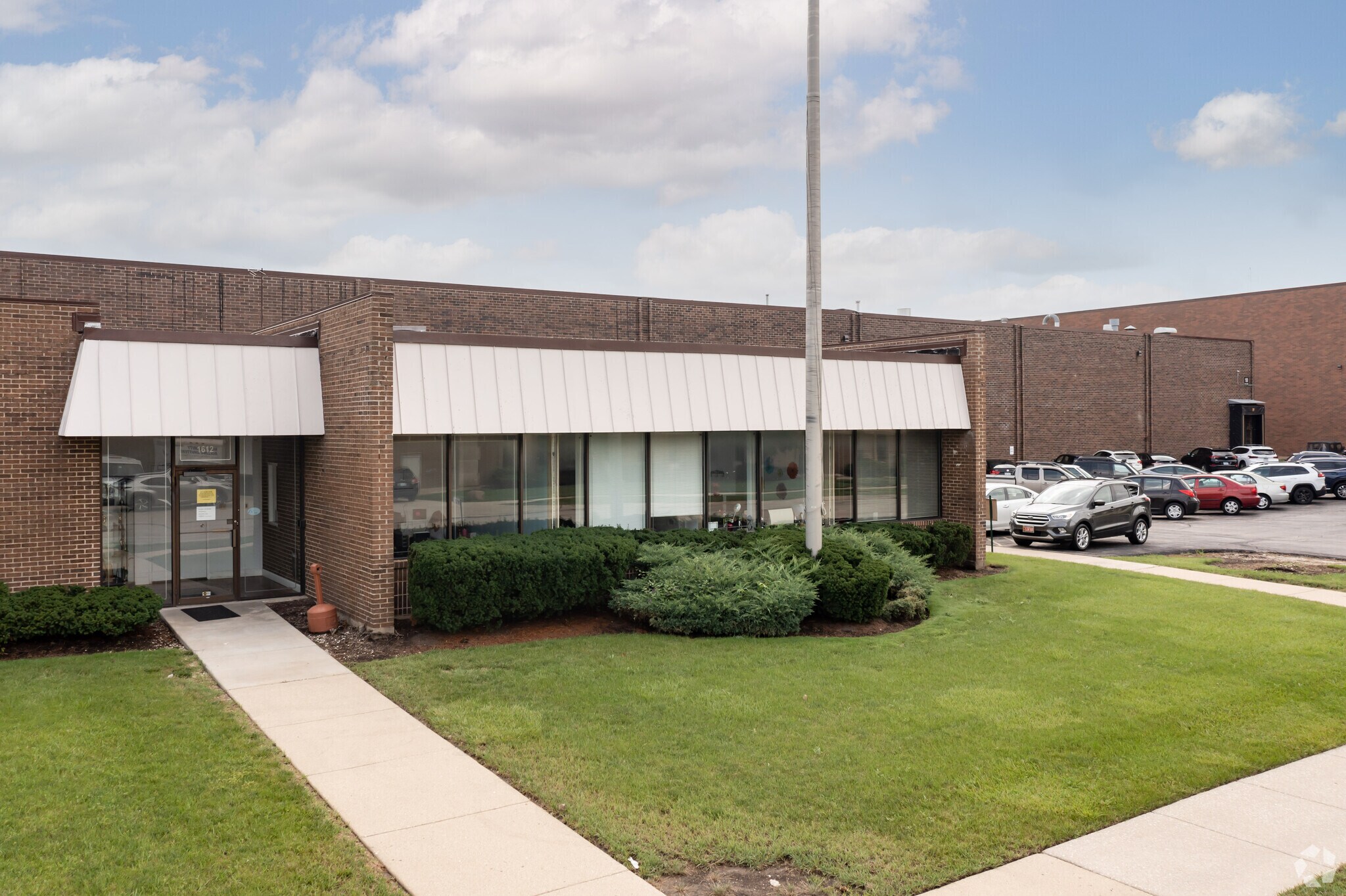 1612 Glenlake Ave, Itasca, IL for sale Primary Photo- Image 1 of 1