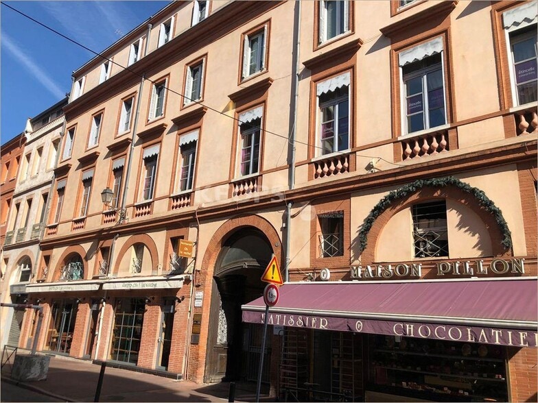 Office in Toulouse for lease - Building Photo - Image 1 of 11